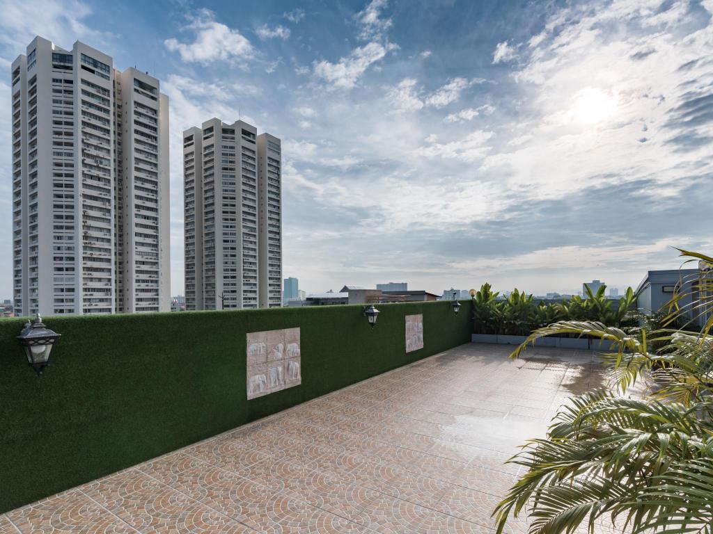United Residence Ekamai Бангкок Экстерьер фото