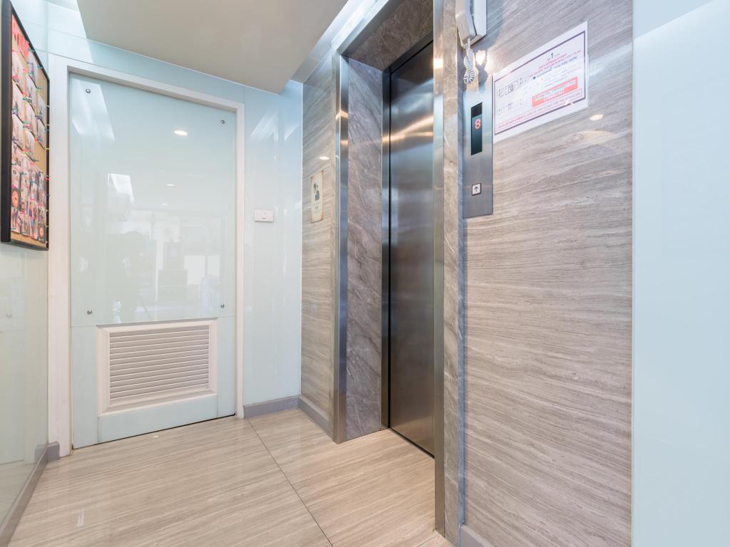 United Residence Ekamai Бангкок Экстерьер фото
